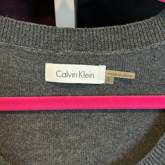 Calvin Klein dark gray fringed bottom 3/4 sleeve sweater dress size S - Picture 2 of 3